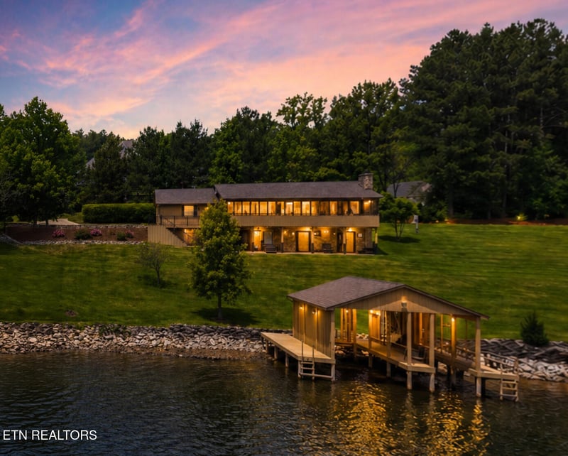 326 Chamberlain Cove Rd, Kingston, TN 37763