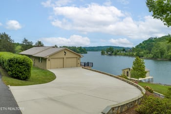 326 Chamberlain Cove Rd, Kingston, TN 37763