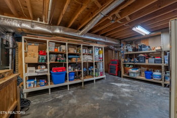 326 Chamberlain Cove Rd, Kingston, TN 37763