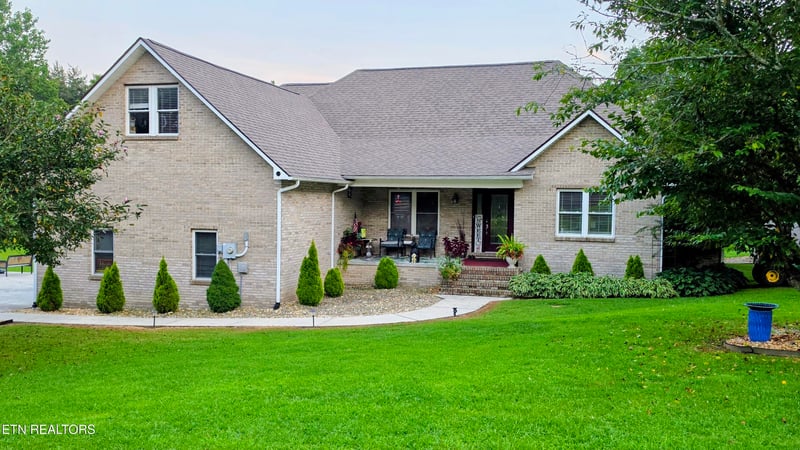 326 Forest Dr, Crossville, TN 38555