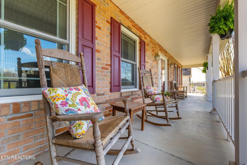 326 Fox Hunters Ct, Powell, TN 37849