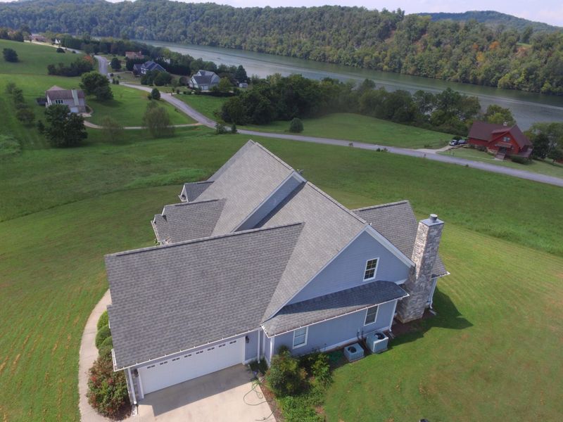 326 Marble Bluff Dr, Kingston, TN 37763