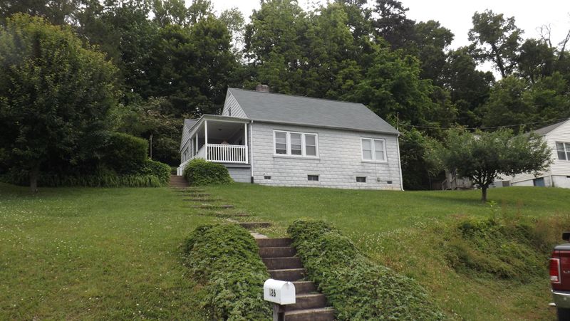 326 Oak St, Clinton, TN 37716