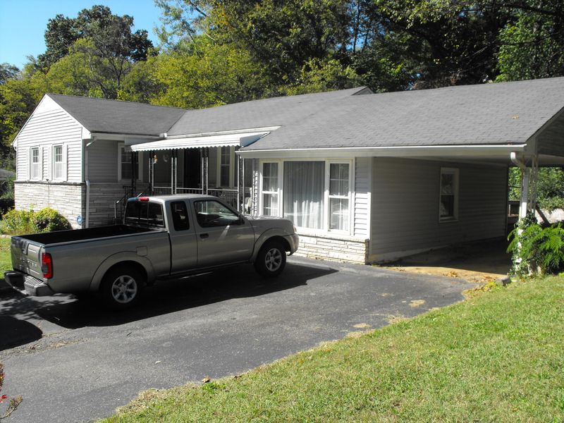3261 Buffat Mill Rd, Knoxville, TN 37917