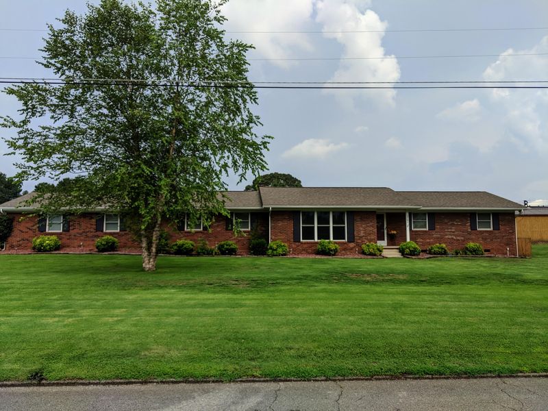 3261 Calloway Cir, Lenoir City, TN 37772