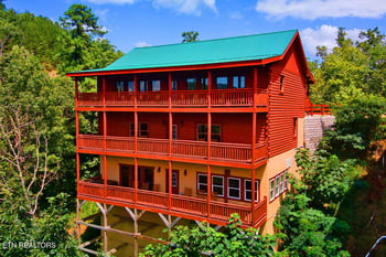 3266 Lonesome Pine Way, Sevierville, TN 37862