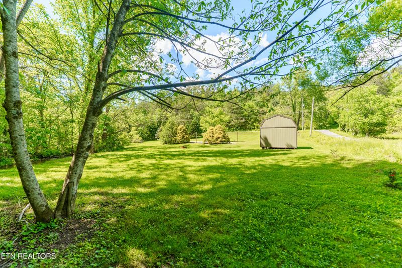 3266 Lost Branch Rd, Sevierville, TN 37862