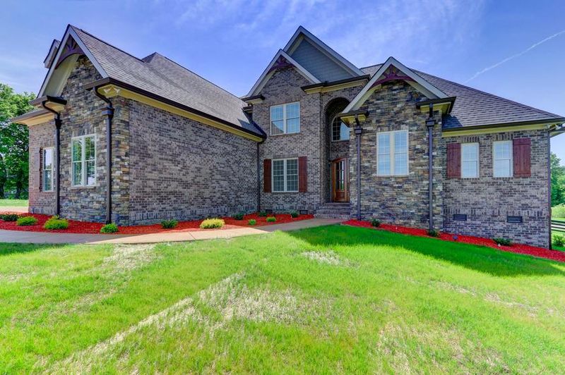 3269 Lowes Ldg, Louisville, TN 37777