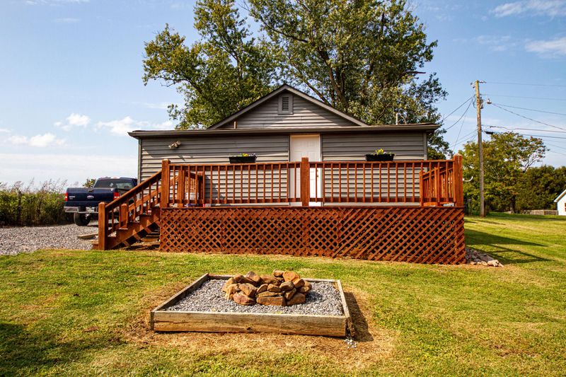 327 Abrams St, Rockford, TN 37853