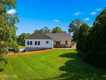 327 Bethel Rd, Clinton, TN 37716