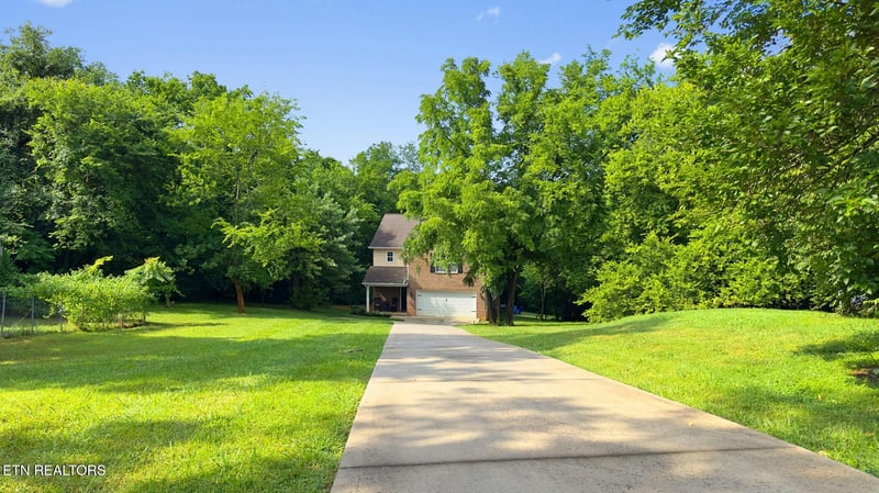 327 Brown School Rd, Maryville, TN 37804