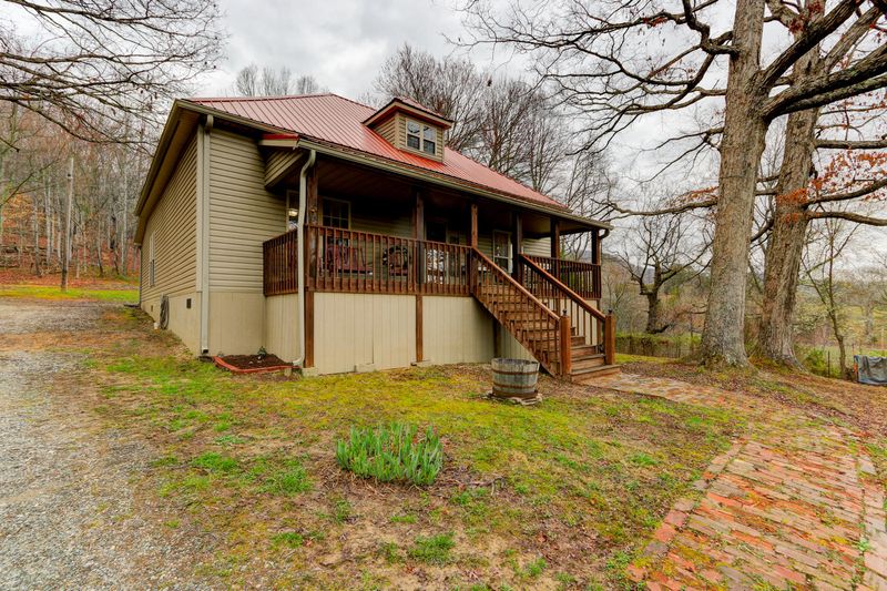 327 Coalfield Camp Rd, Oliver Springs, TN 37840