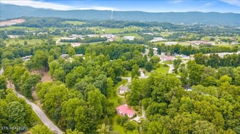 327 Mcdeerman Rd, Jacksboro, TN 37757