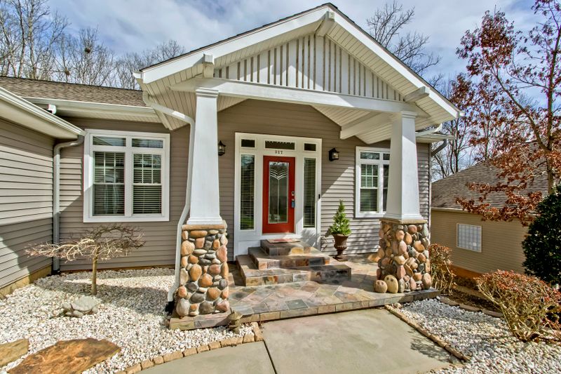 327 Okema Way, Loudon, TN 37774