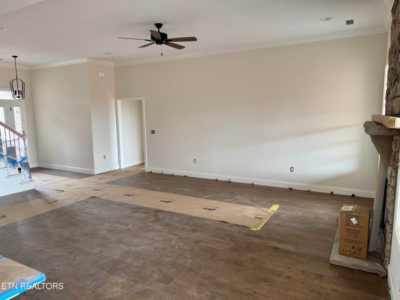 327 Rugby Manor Ln, Knoxville, TN 37923