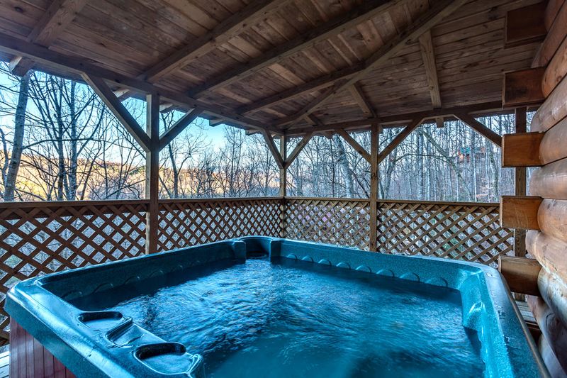 327 Sugar View Dr, Sevierville, TN 37876