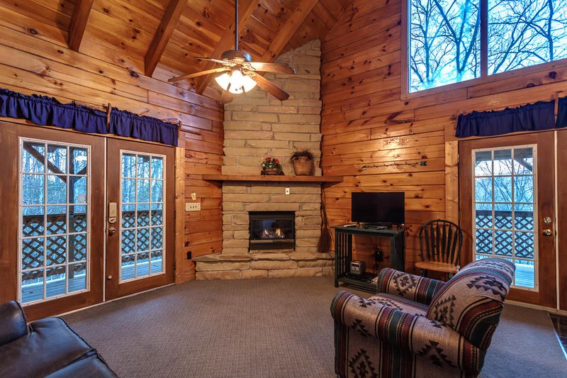 327 Sugar View Dr, Sevierville, TN 37876