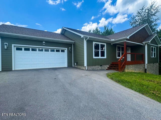 327 Thomas Loop Rd, Sevierville, TN 37876