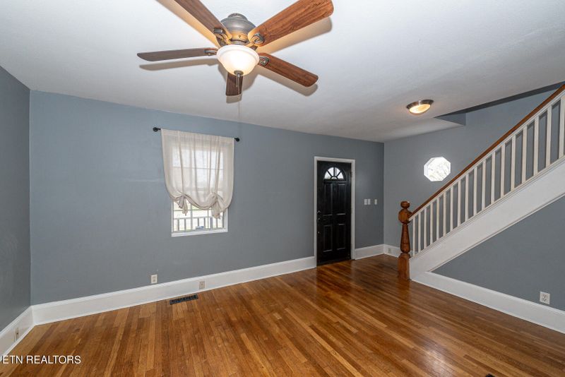 327 W Lincoln Rd, Alcoa, TN 37701