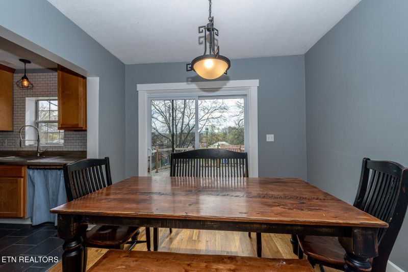 327 W Lincoln Rd, Alcoa, TN 37701