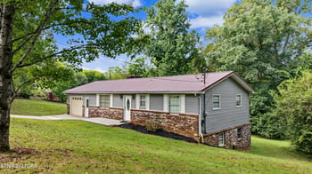 3272 High View Dr, Louisville, TN 37777