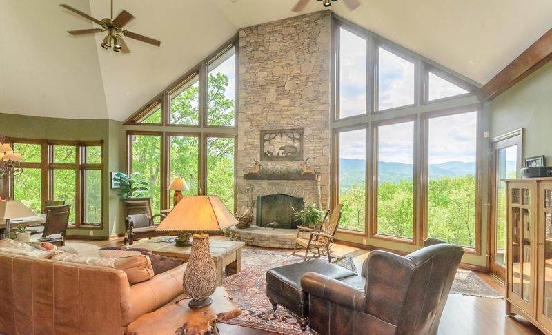 3273 Burns Rd, Sevierville, TN 37862
