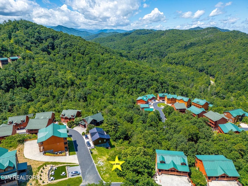 3274 Lonesome Pine Way, Sevierville, TN 37862