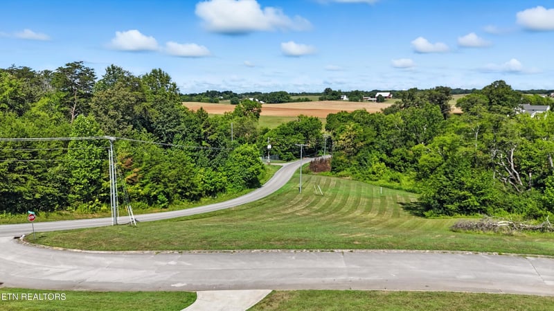 3274 Whittenburg Dr, Maryville, TN 37804