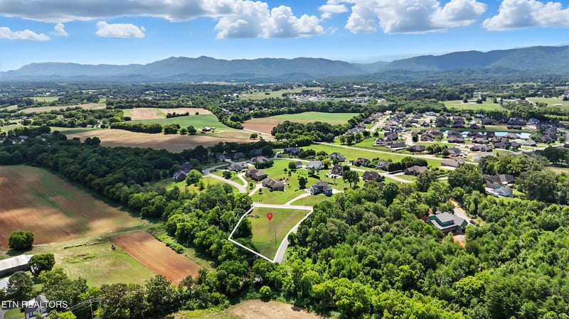 3274 Whittenburg Dr, Maryville, TN 37804