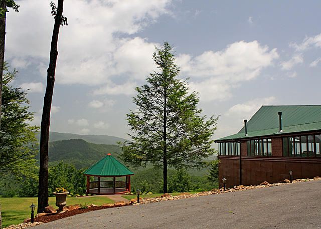 3277 Brice Hollow Way, Sevierville, TN 37862