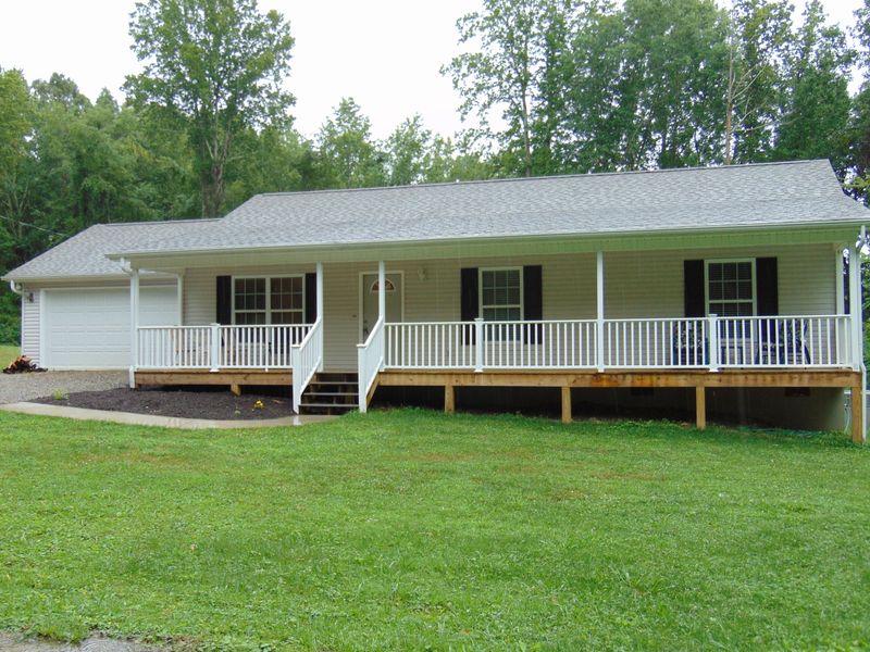 328 Beechwood Ln, Clinton, TN 37716