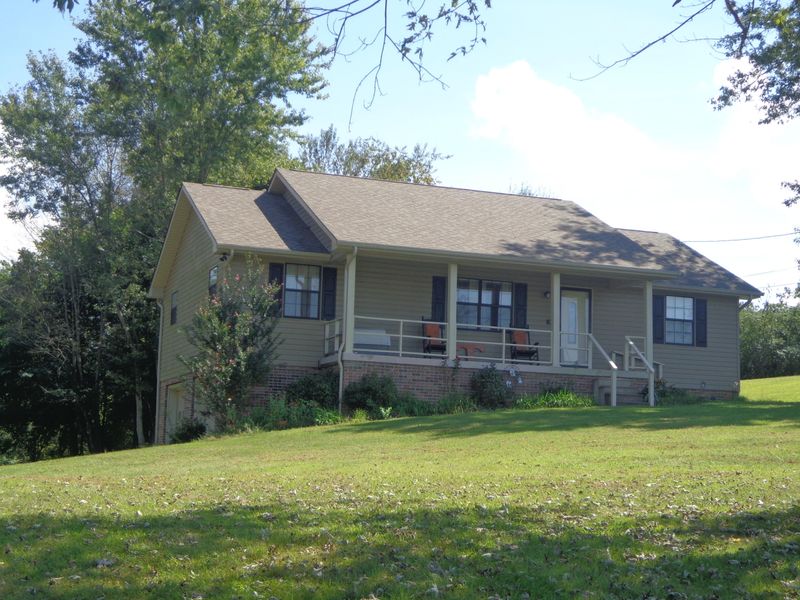 328 Binfield Rd, Maryville, TN 37801