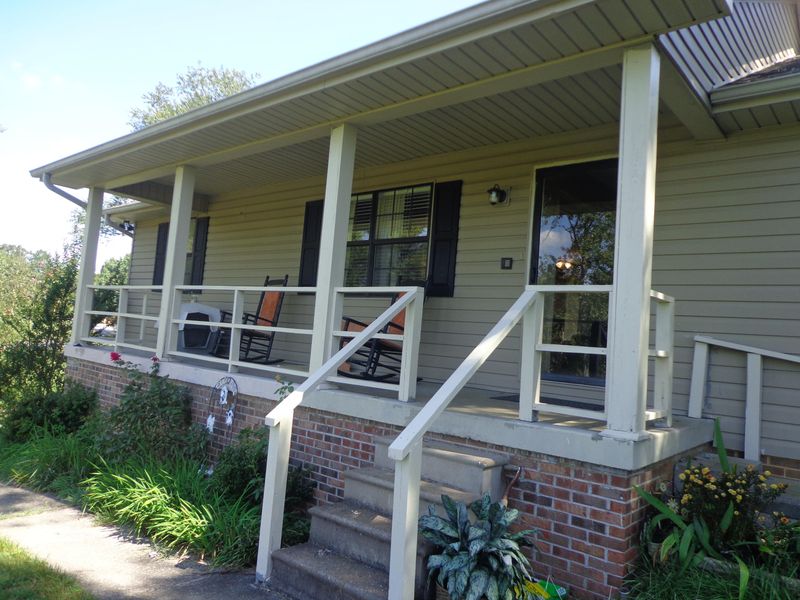 328 Binfield Rd, Maryville, TN 37801