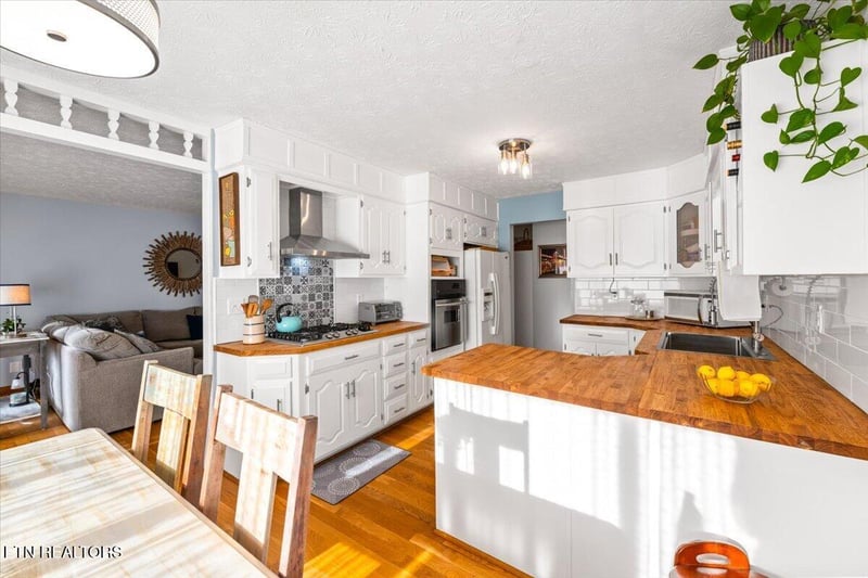 328 Brown Crest Rd, Lafollette, TN 37766