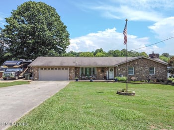 328 Lakeside Dr, Friendsville, TN 37737