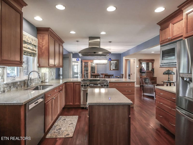 328 Lakeside Dr, Friendsville, TN 37737