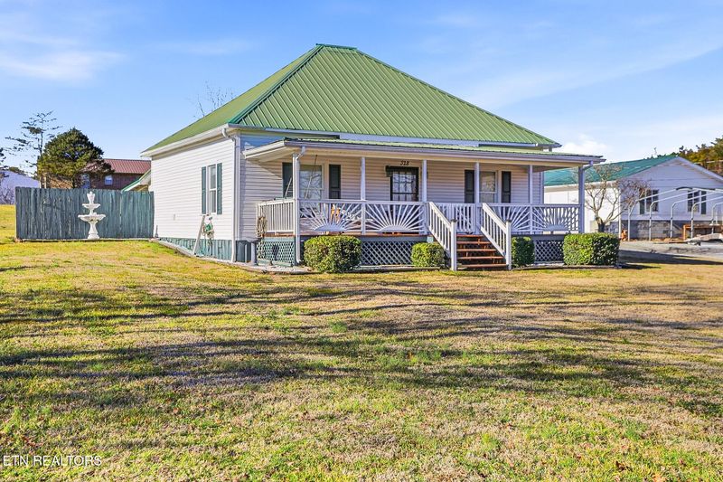 328 Mount Paran Rd, Jacksboro, TN 37757
