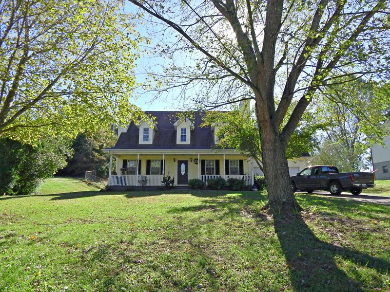 328 River Bend Dr, Loudon, TN 37774