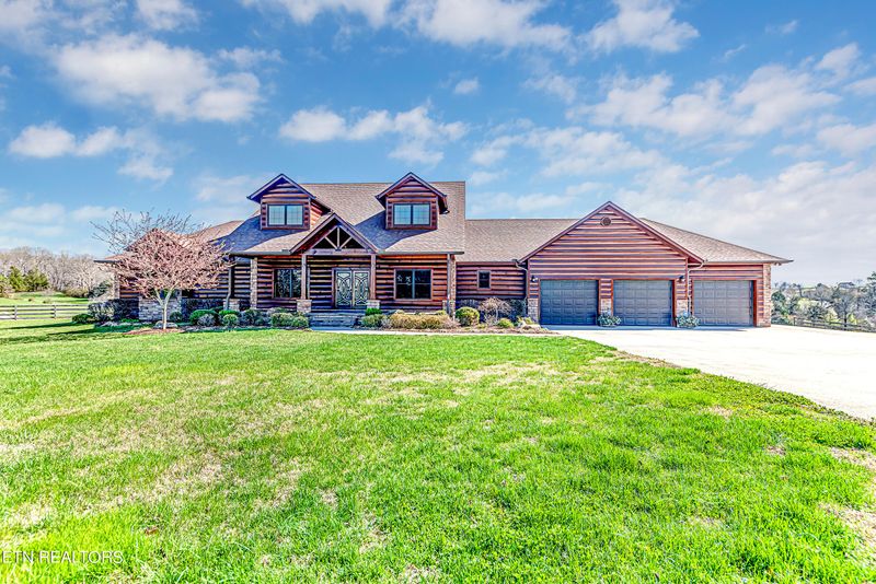 328 Thornton Dr, Lenoir City, TN 37772