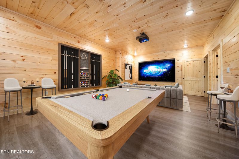 3280 Pine Peak Way, Sevierville, TN 37862