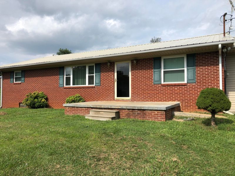 3285 Robinson Creek Rd, Morristown, TN 37813