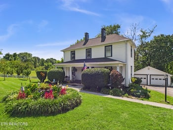 3287 W Town Creek Rd, Lenoir City, TN 37771