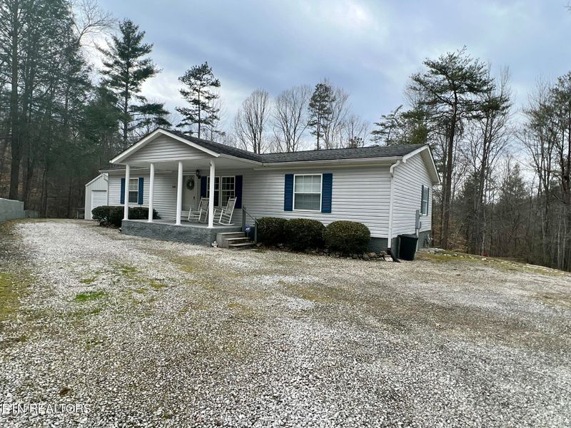 3287 Williams Creek Rd, Oneida, TN 37841