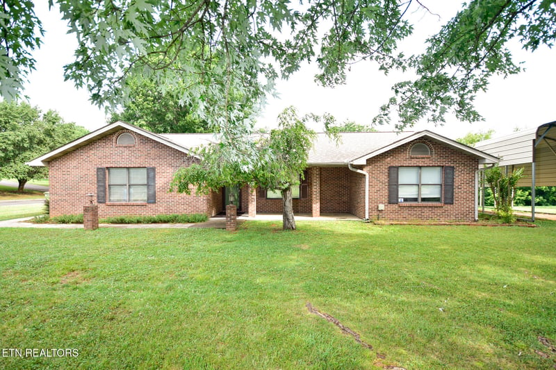3288 River Pointe Cir, Kodak, TN 37764
