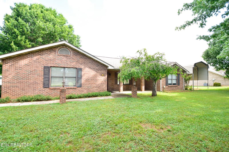 3288 River Pointe Cir, Kodak, TN 37764