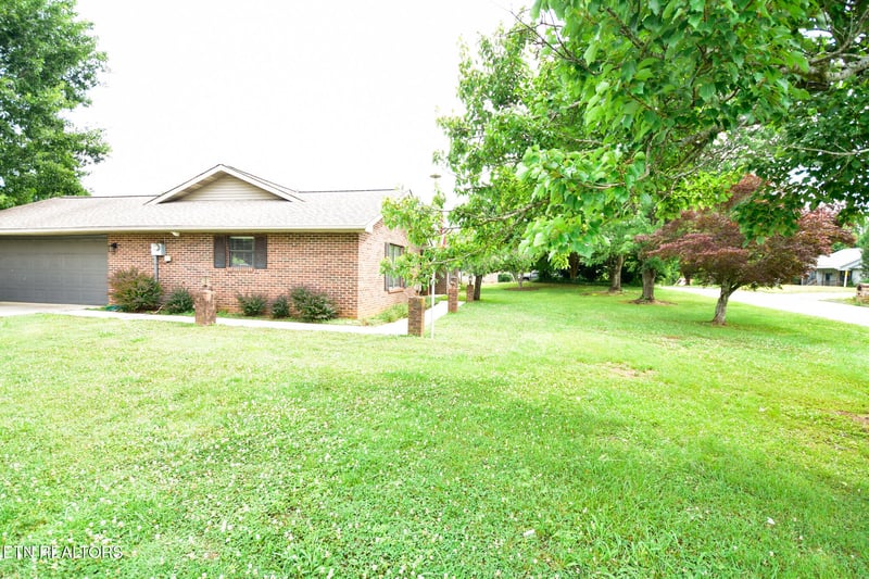3288 River Pointe Cir, Kodak, TN 37764