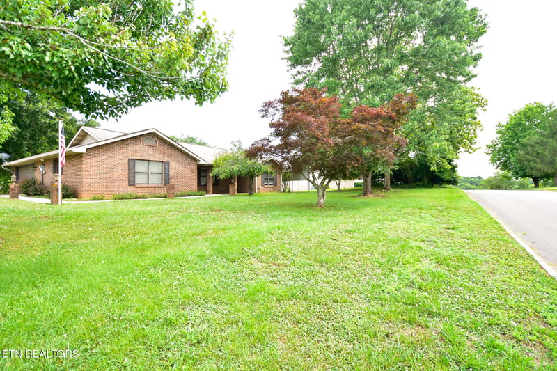 3288 River Pointe Cir, Kodak, TN 37764