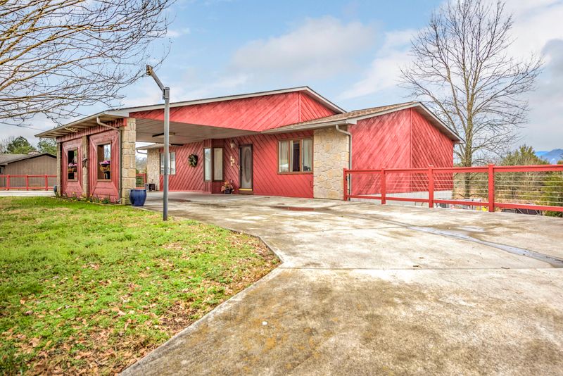 329 Apple Valley Rd, Sevierville, TN 37862