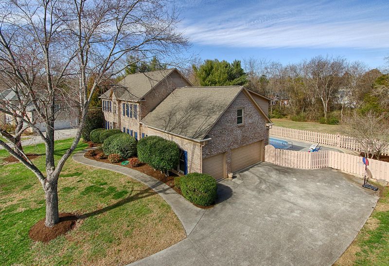 329 Axton Dr, Knoxville, TN 37934