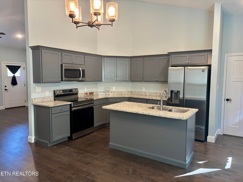 329 Branch Ln, Clinton, TN 37716